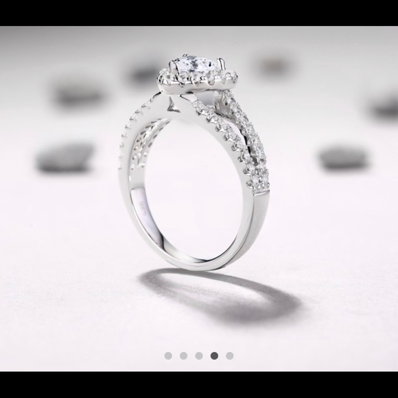 Heart shaped size 7.5 ring - Picture 3 of 6